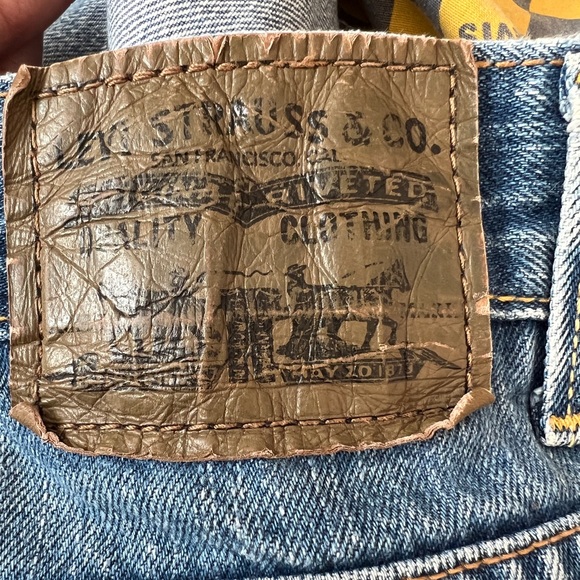 💙Vintage look LEVI’s cut off jean shorts- Sz 34💙 - Picture 5 of 9